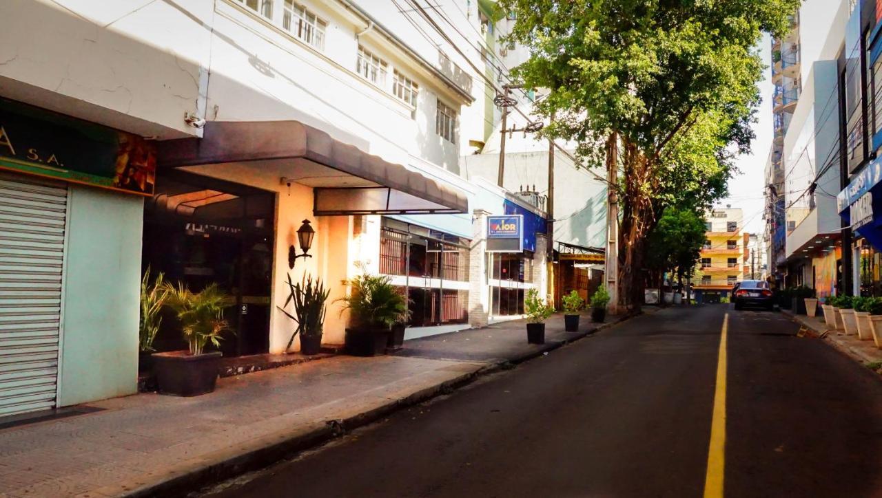 Turis Hotel Ciudad del Este Exteriör bild